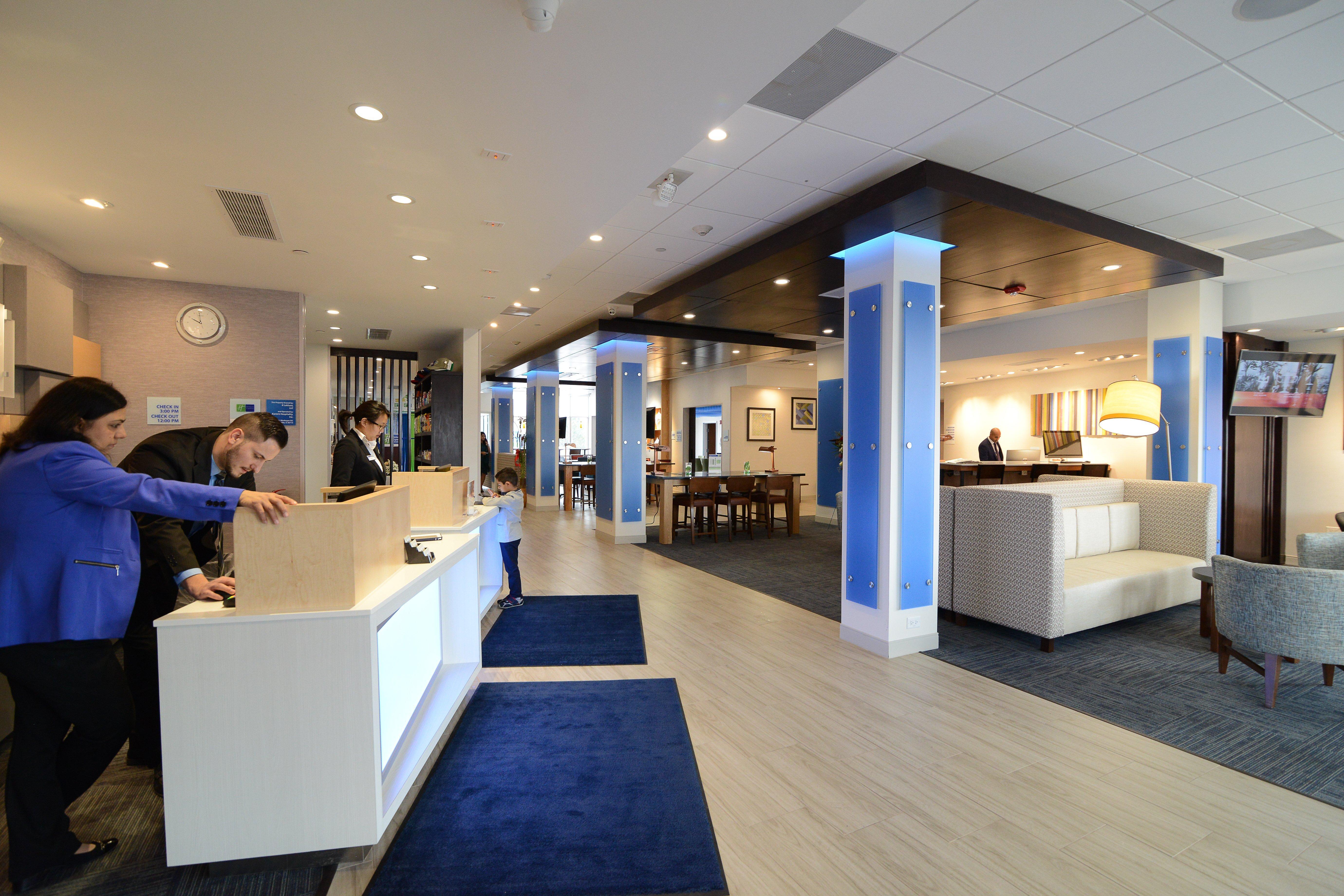 Holiday Inn Express & Suites Chicago North Shore - Niles By Ihg Ngoại thất bức ảnh