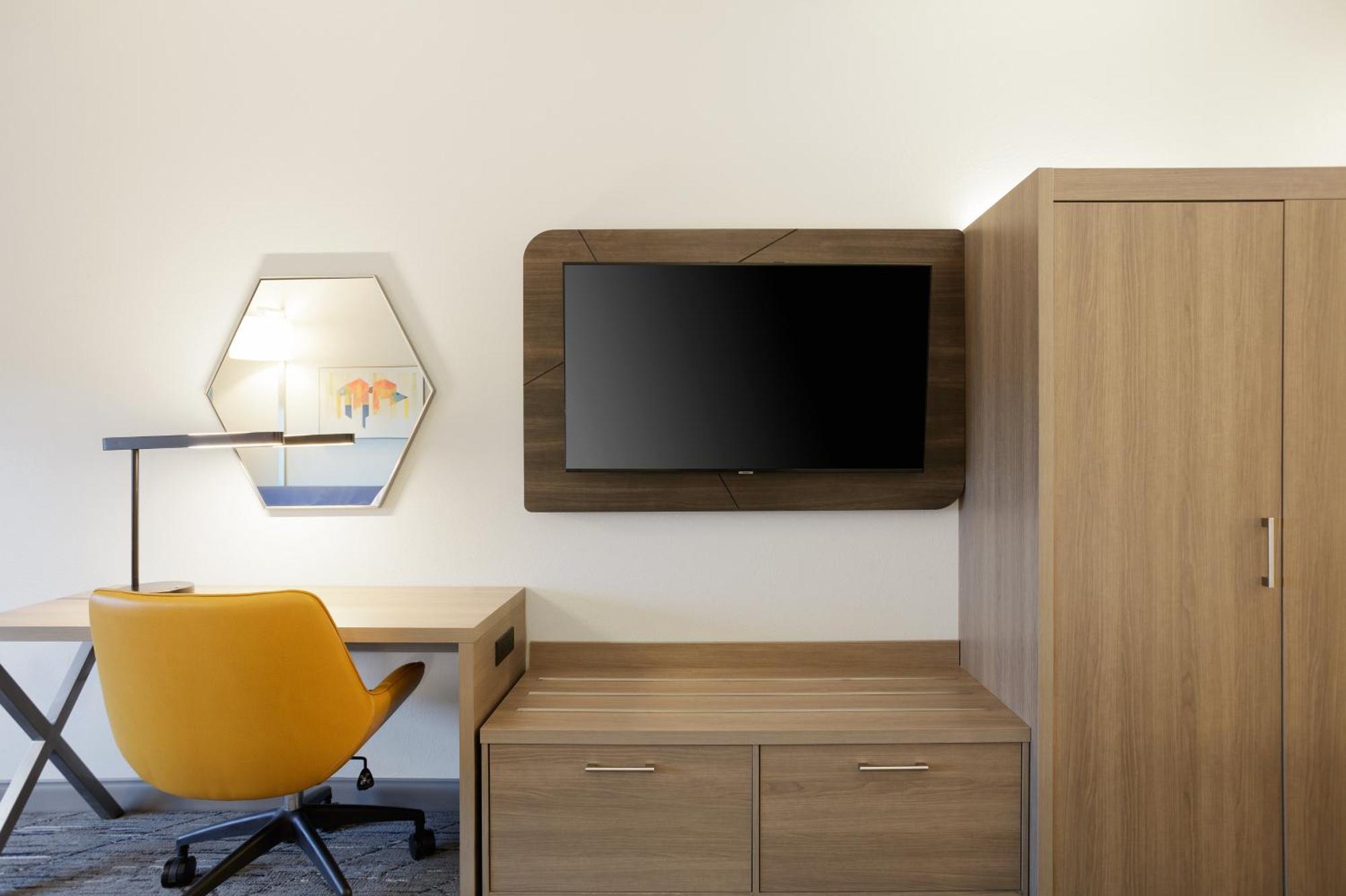Holiday Inn Express & Suites Chicago North Shore - Niles By Ihg Ngoại thất bức ảnh
