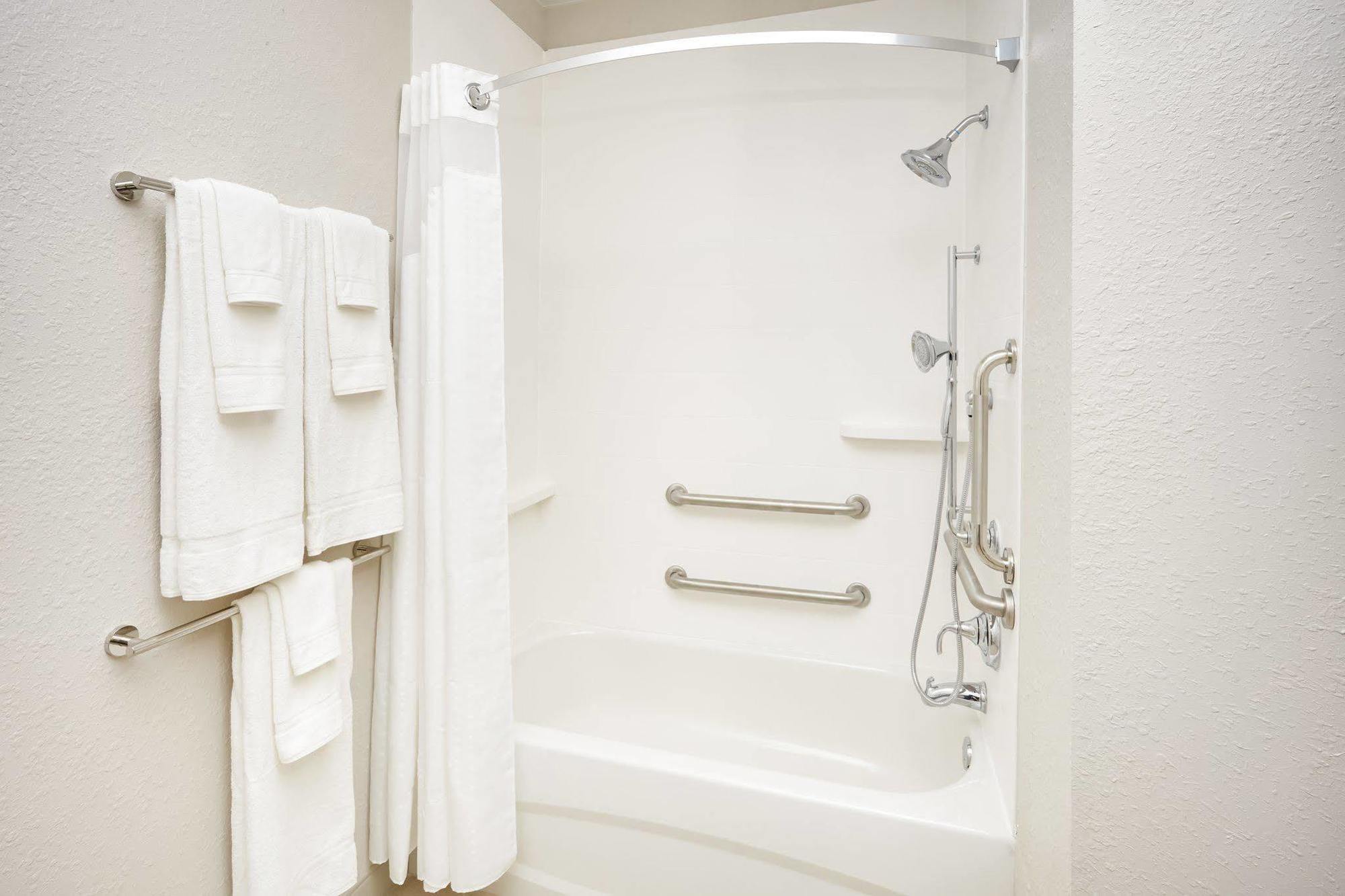 Holiday Inn Express & Suites Chicago North Shore - Niles By Ihg Ngoại thất bức ảnh